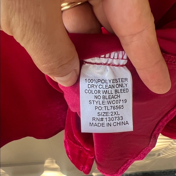 Umgee Sz 2XL Like New Deep Red Velvet Long Sleeve Button Down Shirt - Picture 6 of 8